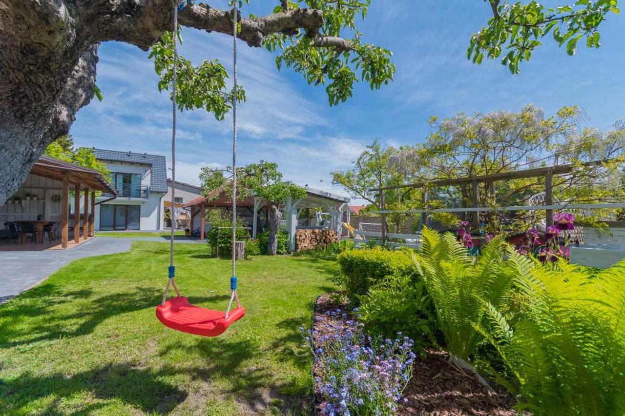 Hupkas Apartementy I Pokoje ヤンタル エクステリア 写真