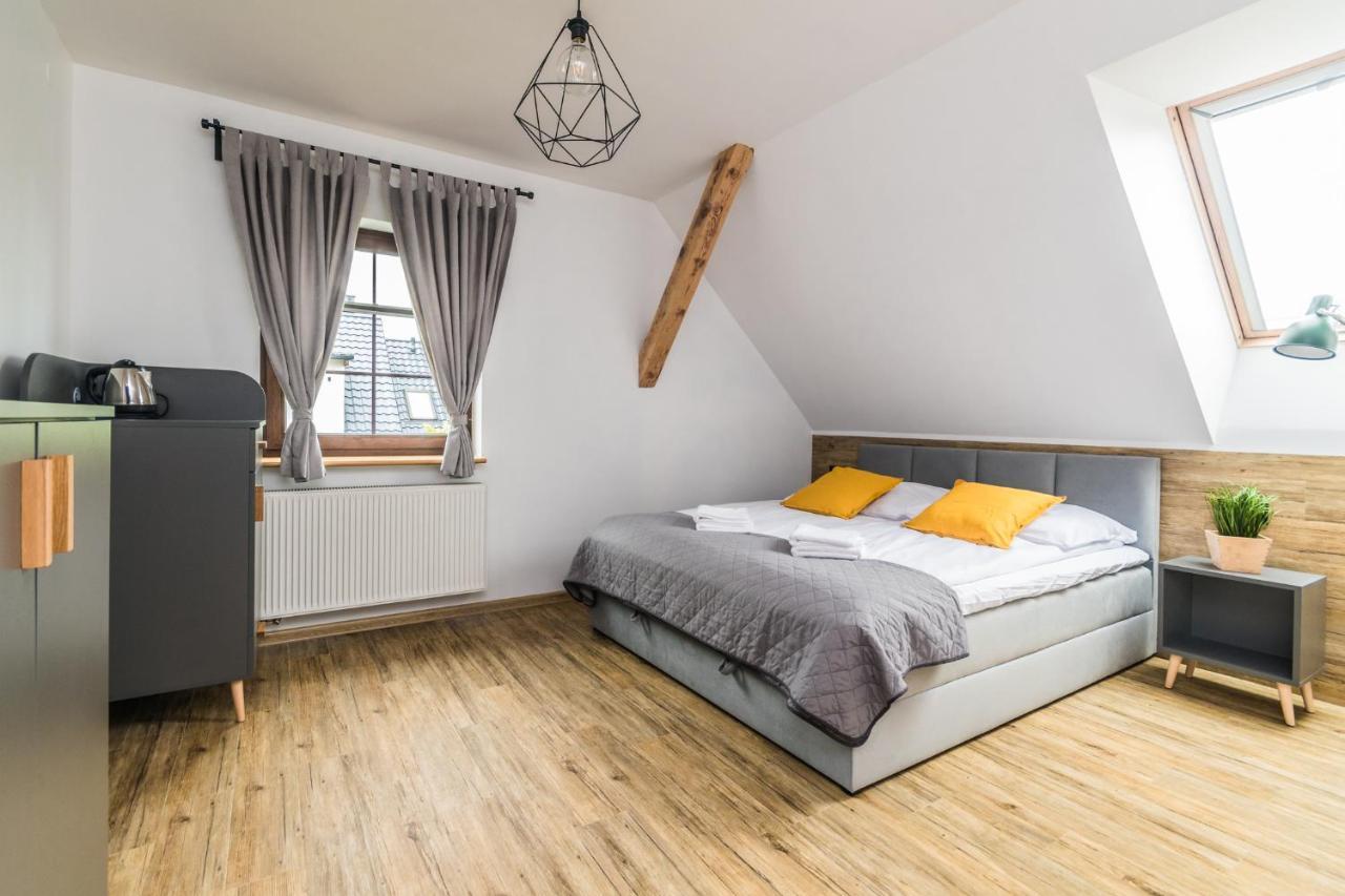 Hupkas Apartementy I Pokoje ヤンタル エクステリア 写真