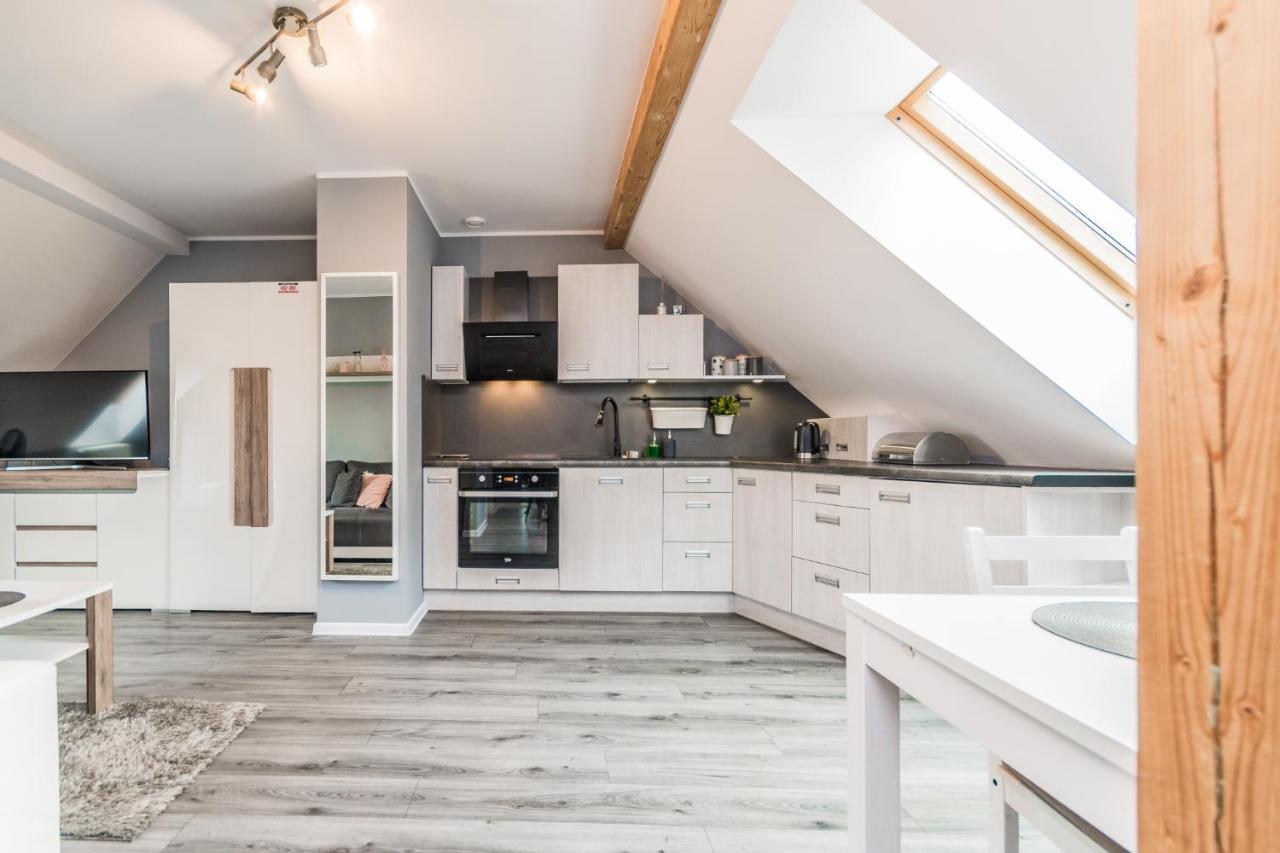 Hupkas Apartementy I Pokoje ヤンタル エクステリア 写真